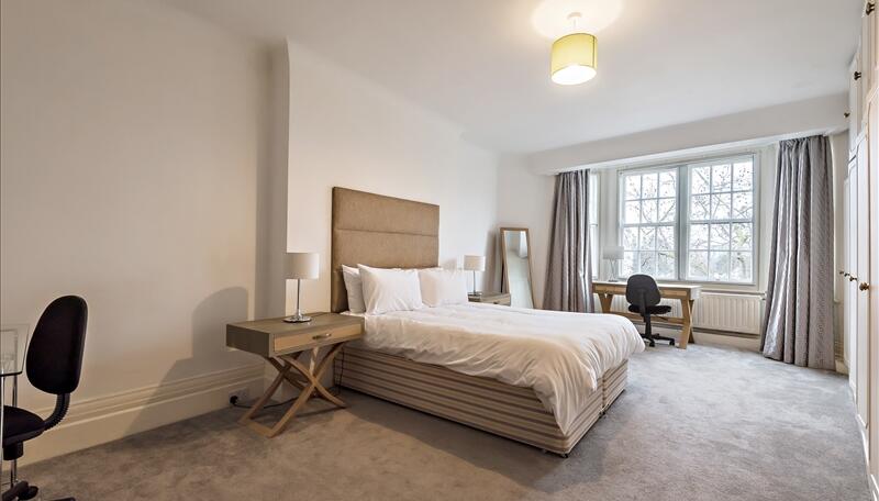 5 bed property in Strathmore Court, Park Road, London